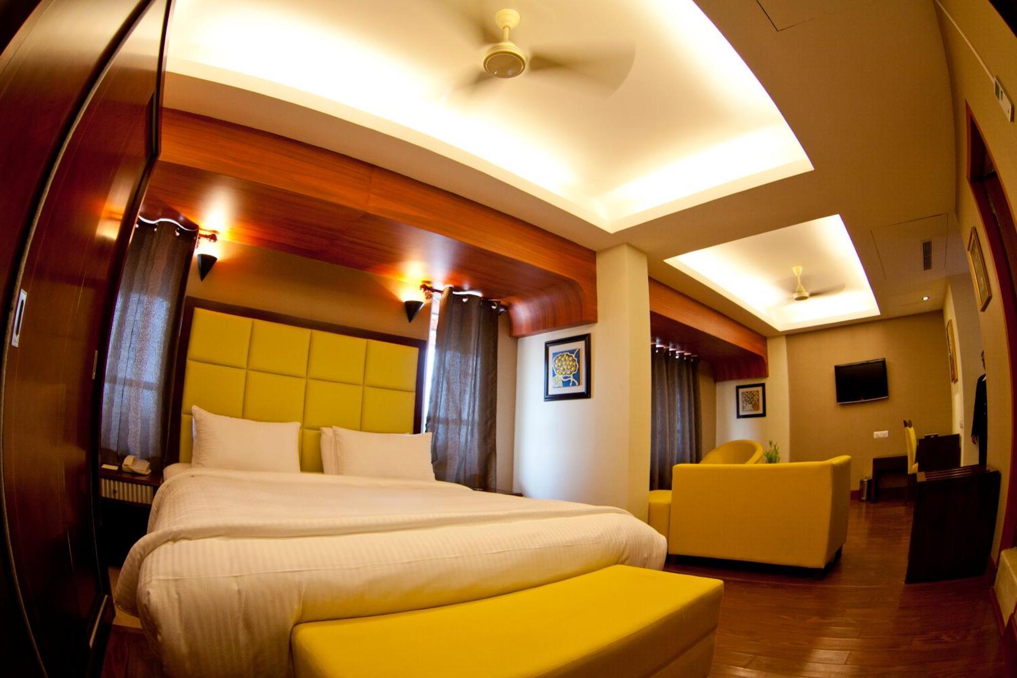 Paramount Tower Kozhikode Exterior photo