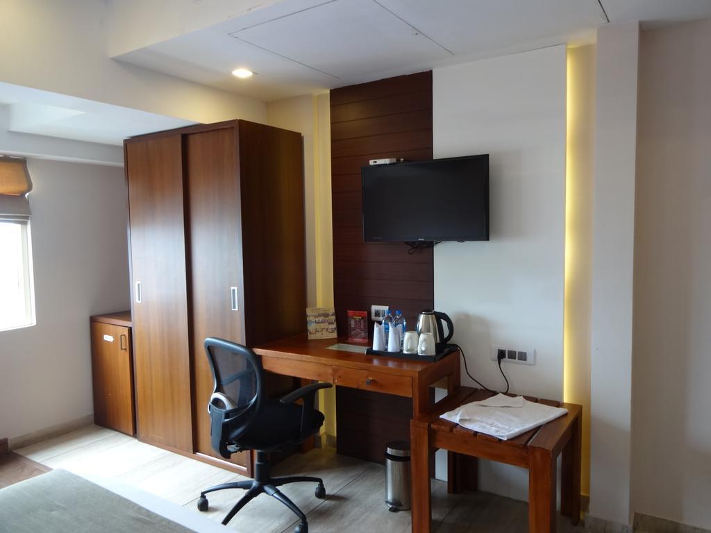 Paramount Tower Kozhikode Exterior photo